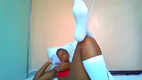 Snapshot of avril254 chatting on February 12, 9:20 am avril254 online show from February 12, 9:20 am