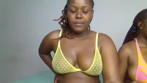 Snapshot of avril_lily chatting on February 24, 12:36 pm Avril online show from February 24, 12:36 pm