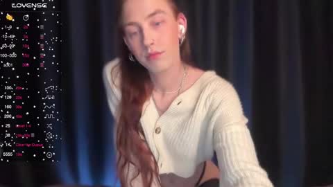 avril_pearly_ online show from January 10, 7:43 pm