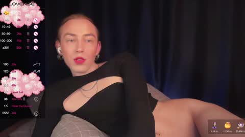 avril_pearly_ online show from February 4, 7:55 pm