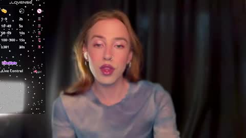 avril_pearly_ online show from April 13, 11:27 am