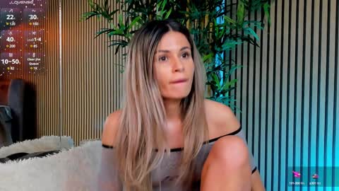 Snapshot of avrillcyrux chatting on January 28, 2:53 pm AVRILL CYRUX online show from January 28, 2:53 pm