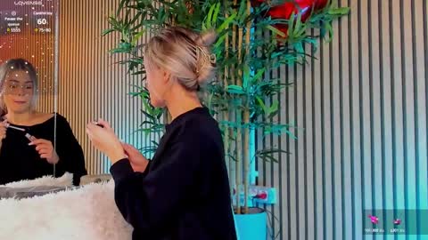 Snapshot of avrillcyrux chatting on February 22, 7:34 am AVRILL CYRUX online show from February 22, 7:34 am