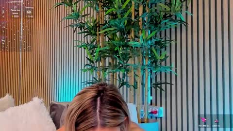 Snapshot of avrillcyrux chatting on February 28, 10:52 am AVRILL CYRUX online show from February 28, 10:52 am