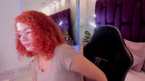 Avril  online show from December 5, 11:41 am