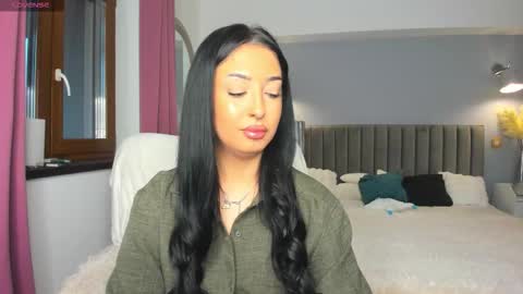 Snapshot of awesome_jolie chatting on November 11, 6:13 am Jolie online show from November 11, 6:13 am