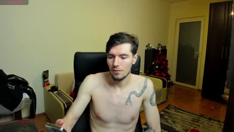 Snapshot of awesome_justin chatting on December 17, 9:05 pm Justin online show from December 17, 9:05 pm