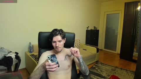 Snapshot of awesome_justin chatting on January 10, 10:36 pm Justin online show from January 10, 10:36 pm