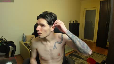 Snapshot of awesome_justin chatting on January 30, 11:33 am Justin online show from January 30, 11:33 am