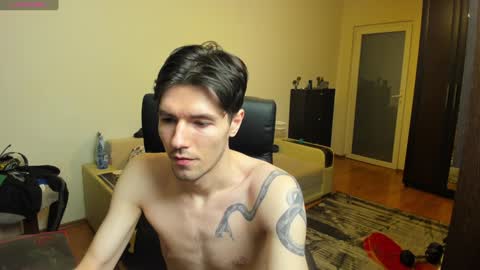 Snapshot of awesome_justin chatting on January 30, 7:59 pm Justin online show from January 30, 7:59 pm