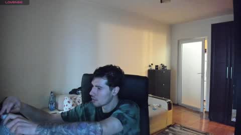 Snapshot of awesome_justin chatting on February 3, 11:31 am Justin online show from February 3, 11:31 am