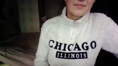 Snapshot of awesomeladyy chatting on December 10, 9:55 am awesomeladyy online show from December 10, 9:55 am