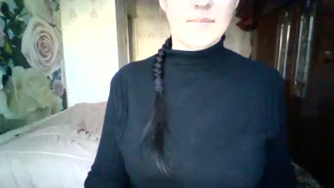 Snapshot of awesomeladyy chatting on January 11, 8:33 am awesomeladyy online show from January 11, 8:33 am