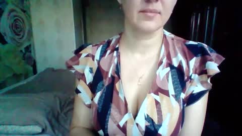 Snapshot of awesomeladyy chatting on January 12, 7:32 am awesomeladyy online show from January 12, 7:32 am