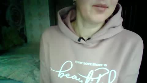 Snapshot of awesomeladyy chatting on January 18, 8:20 am awesomeladyy online show from January 18, 8:20 am