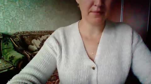 Snapshot of awesomeladyy chatting on September 30, 7:35 am awesomeladyy online show from September 30, 7:35 am