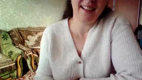 Snapshot of awesomeladyy chatting on October 31, 8:15 am awesomeladyy online show from October 31, 8:15 am