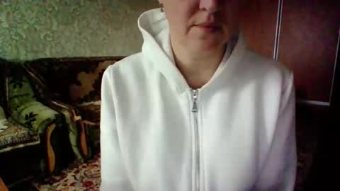 Snapshot of awesomeladyy chatting on November 9, 9:18 am awesomeladyy online show from November 9, 9:18 am