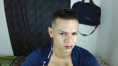 Snapshot of axcel_boy chatting on October 21, 12:50 pm axcel online show from October 21, 12:50 pm