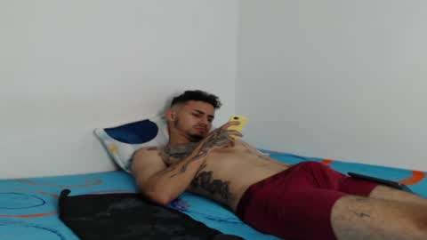 Axel online show from January 11, 3:52 pm