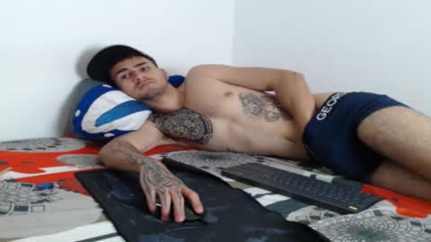 Axel online show from February 1, 9:08 pm