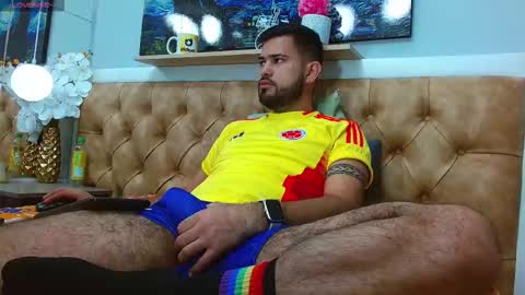 Snapshot of axel_castillo21 chatting on January 15, 6:29 am Axel online show from January 15, 6:29 am