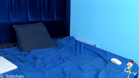 Axel cifer online show from December 18, 11:19 pm