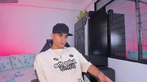 AXEL online show from January 8, 8:22 pm