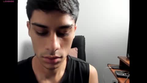 Snapshot of axel_davis_ chatting on December 1, 9:14 am axel davis online show from December 1, 9:14 am