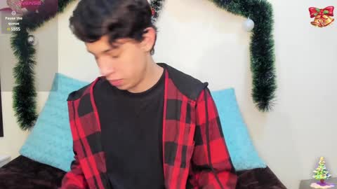 Snapshot of axel_evanss chatting on December 10, 1:00 pm Axel Evanss online show from December 10, 1:00 pm