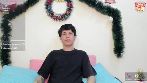 Snapshot of axel_evanss chatting on December 10, 4:06 pm Axel Evanss online show from December 10, 4:06 pm