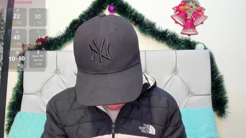 Snapshot of axel_evanss chatting on December 14, 1:05 pm Axel Evanss online show from December 14, 1:05 pm