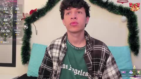 Snapshot of axel_evanss chatting on December 15, 1:32 pm Axel Evanss online show from December 15, 1:32 pm
