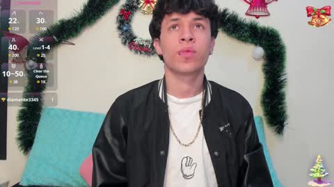 Snapshot of axel_evanss chatting on December 17, 1:27 pm Axel Evanss online show from December 17, 1:27 pm