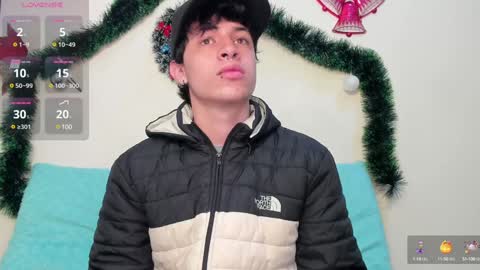 Snapshot of axel_evanss chatting on December 23, 11:57 am Axel Evanss online show from December 23, 11:57 am