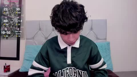 Snapshot of axel_evanss chatting on January 20, 1:32 pm Axel Evanss online show from January 20, 1:32 pm
