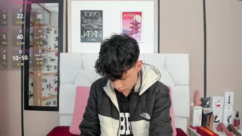 Snapshot of axel_evanss chatting on September 9, 1:32 pm Axel Evanss online show from September 9, 1:32 pm
