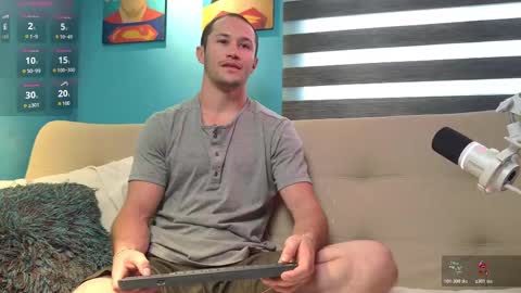 Snapshot of axel_fairchaild chatting on October 19, 1:45 pm Axel Fairchaild online show from October 19, 1:45 pm