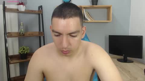 axel_stones_ online show from October 21, 1:45 pm