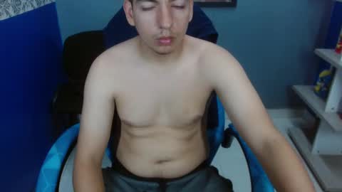 axel_stones_ online show from November 2, 2:08 pm