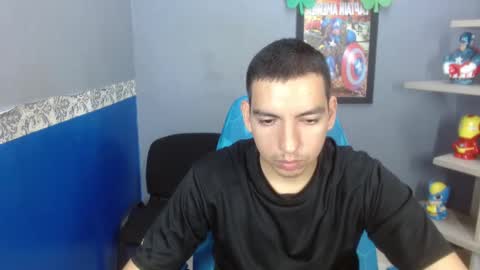 axel_stones_ online show from November 3, 2:07 pm