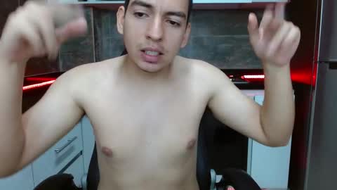 axel_stones_ online show from November 26, 3:24 pm