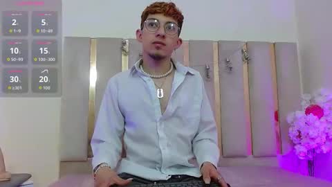 AXEL  online show from October 21, 3:51 am