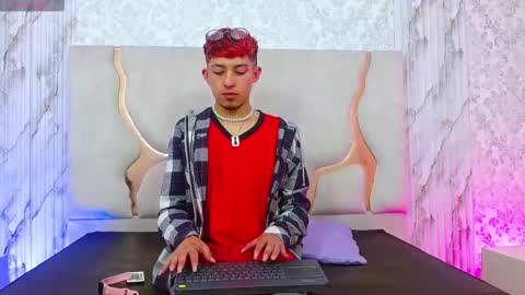 AXEL  online show from February 3, 12:32 pm