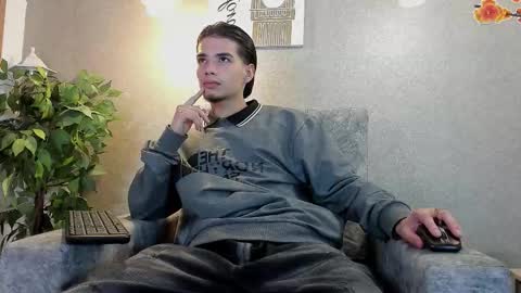 axel  online show from January 16, 11:47 am