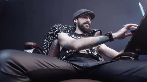 AxelColton online show from February 4, 1:06 pm