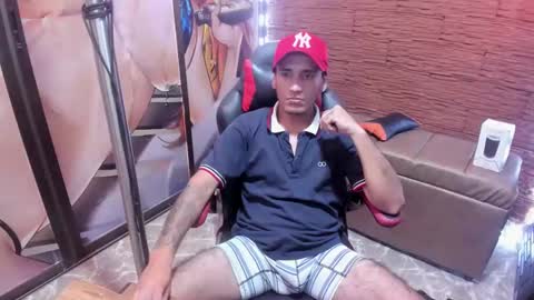 Snapshot of axell_cross2 chatting on January 27, 7:35 pm Axell Cross2 online show from January 27, 7:35 pm