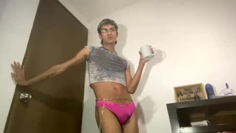 Snapshot of axellatino_ chatting on January 14, 1:36 am Axel online show from January 14, 1:36 am