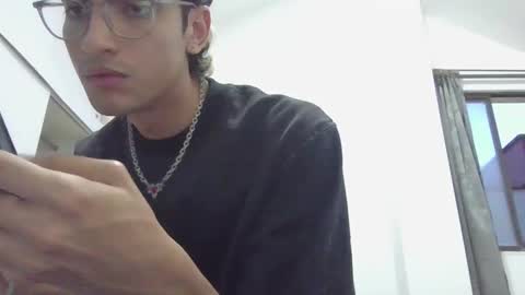 Snapshot of axellatino_ chatting on February 2, 11:11 pm Axel online show from February 2, 11:11 pm