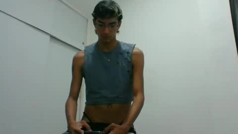 Snapshot of axellatino_ chatting on February 18, 2:49 am Axel online show from February 18, 2:49 am